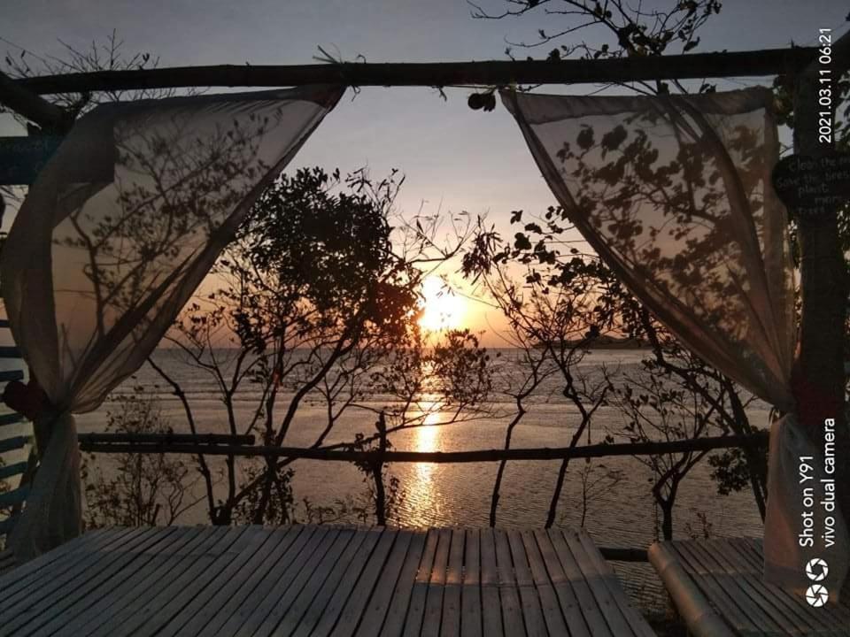 Bolo Beach Santorini - An Isolated Secluded Private Beach Property Alaminos Ngoại thất bức ảnh